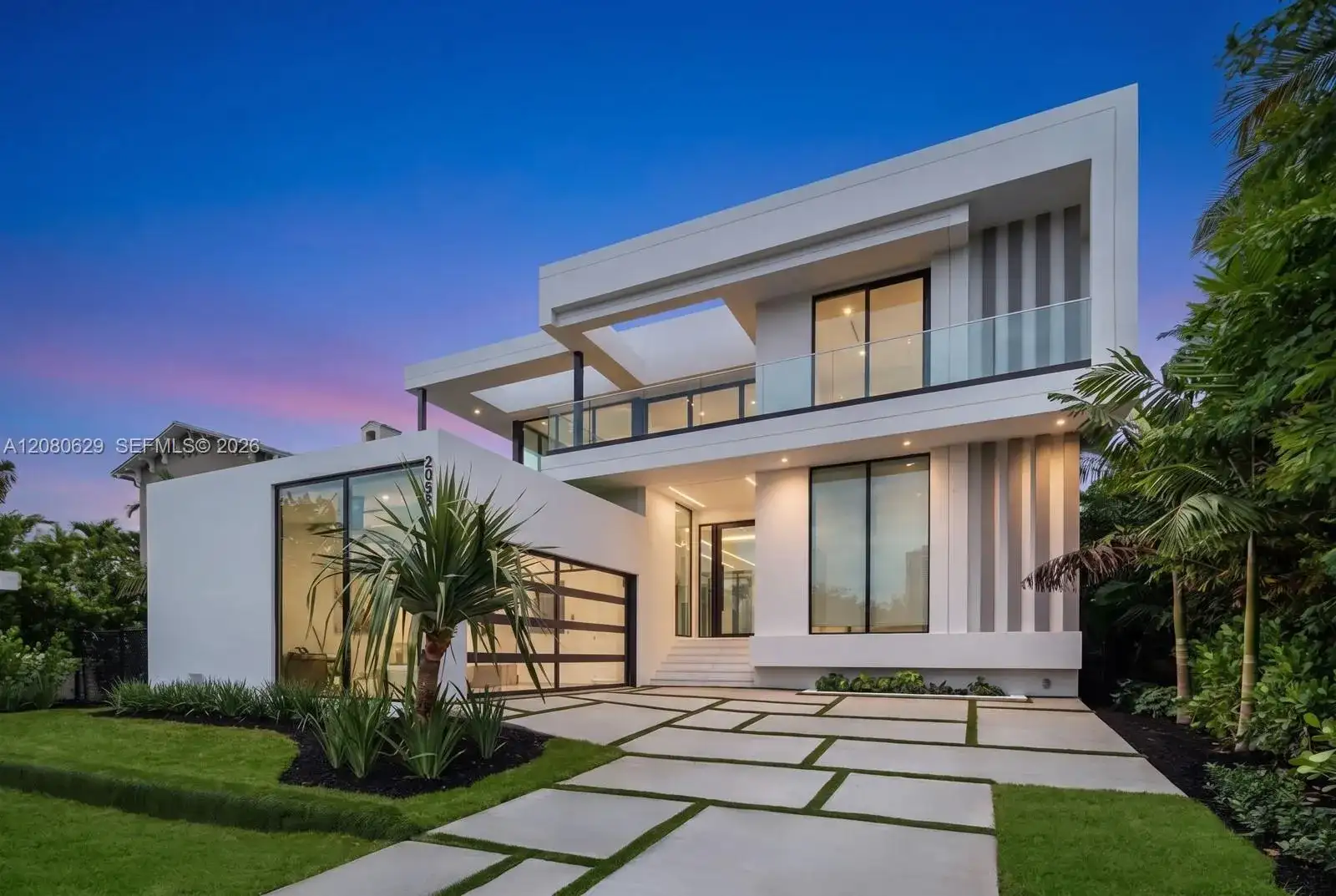 2094 Prairie Ave, Miami Beach FL 33139 photo 2