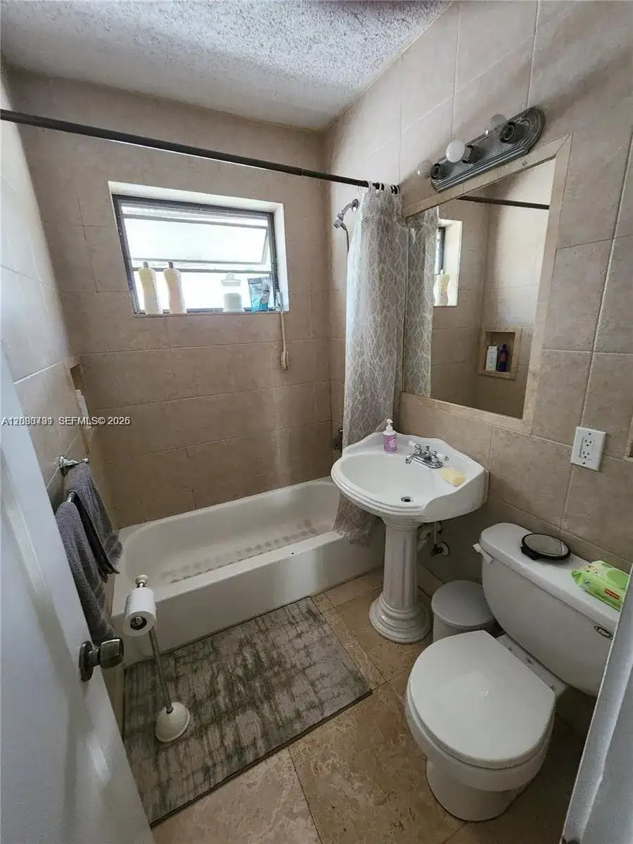 1820 Coolidge St, Hollywood FL 33020 photo 5