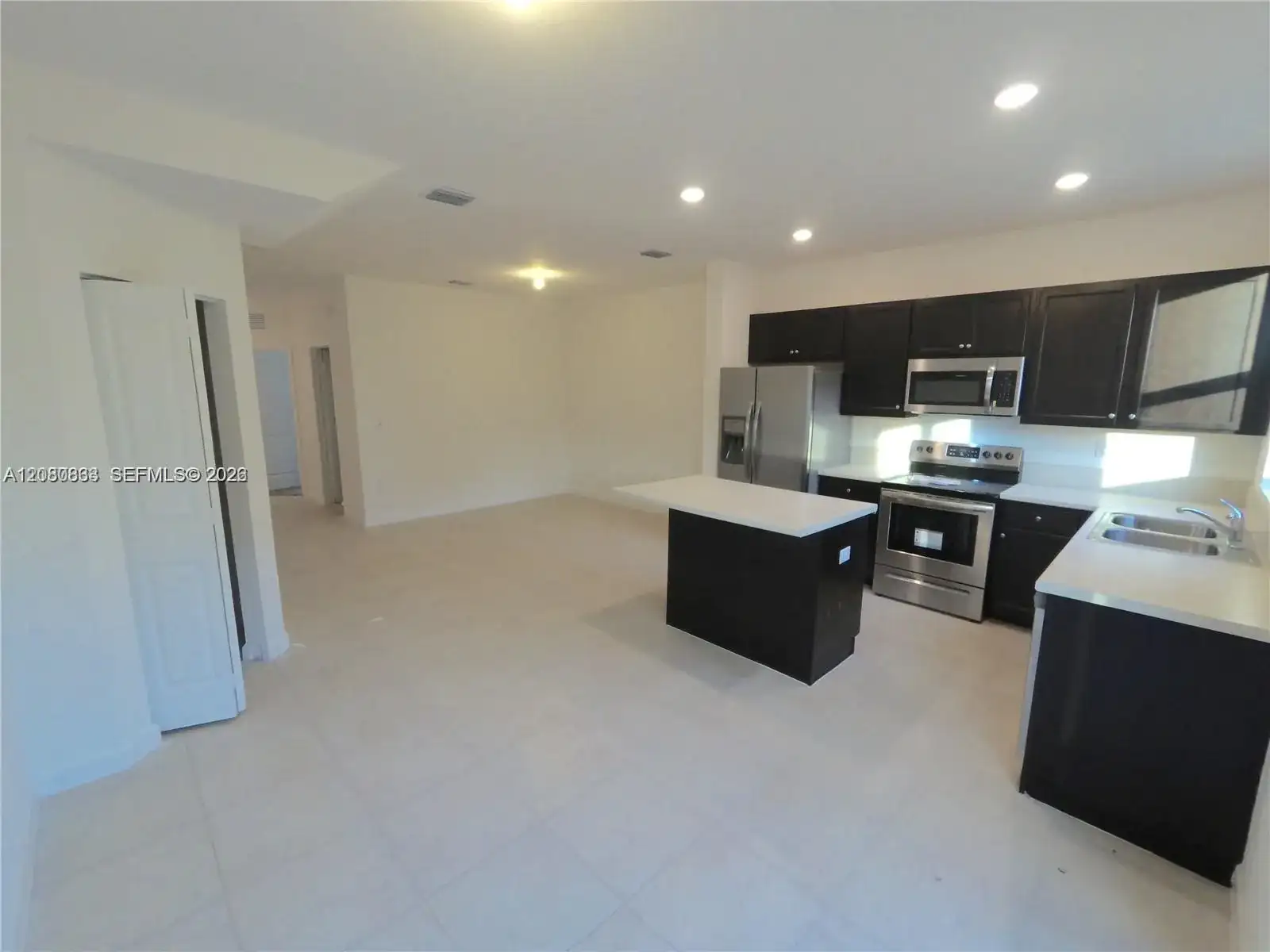 312 NE 208th Ter # 312, Miami FL 33179 photo 3