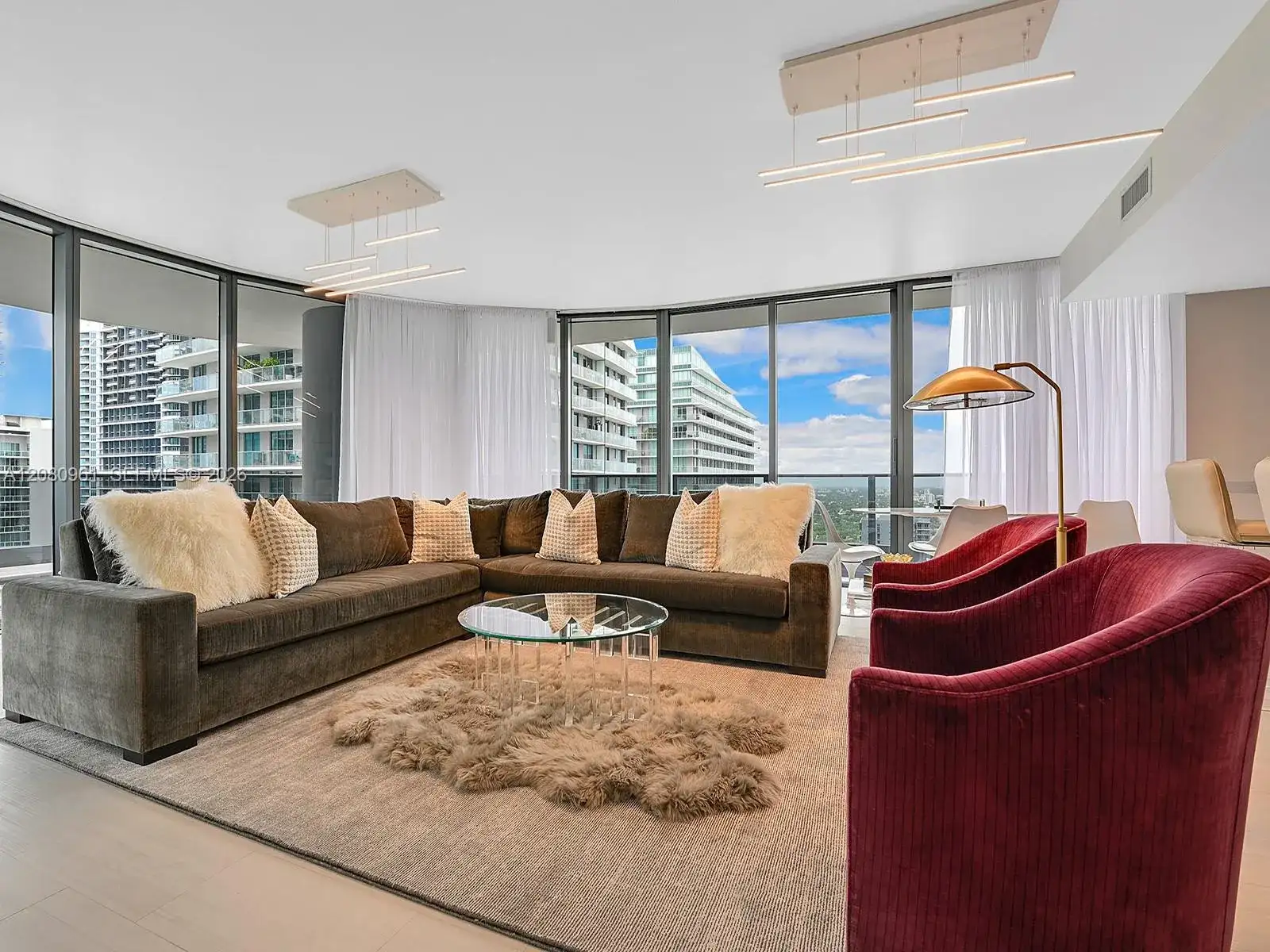 1000 Brickell Plz # 3402, Miami FL 33131 photo 2