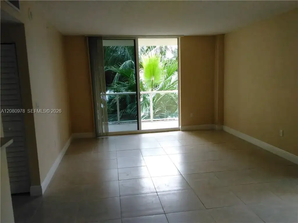 5091 NW 7 ST # 402, Miami FL 33126 photo 4
