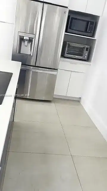 638 SW 5th Ave # B, Fort Lauderdale FL 33315 photo 4
