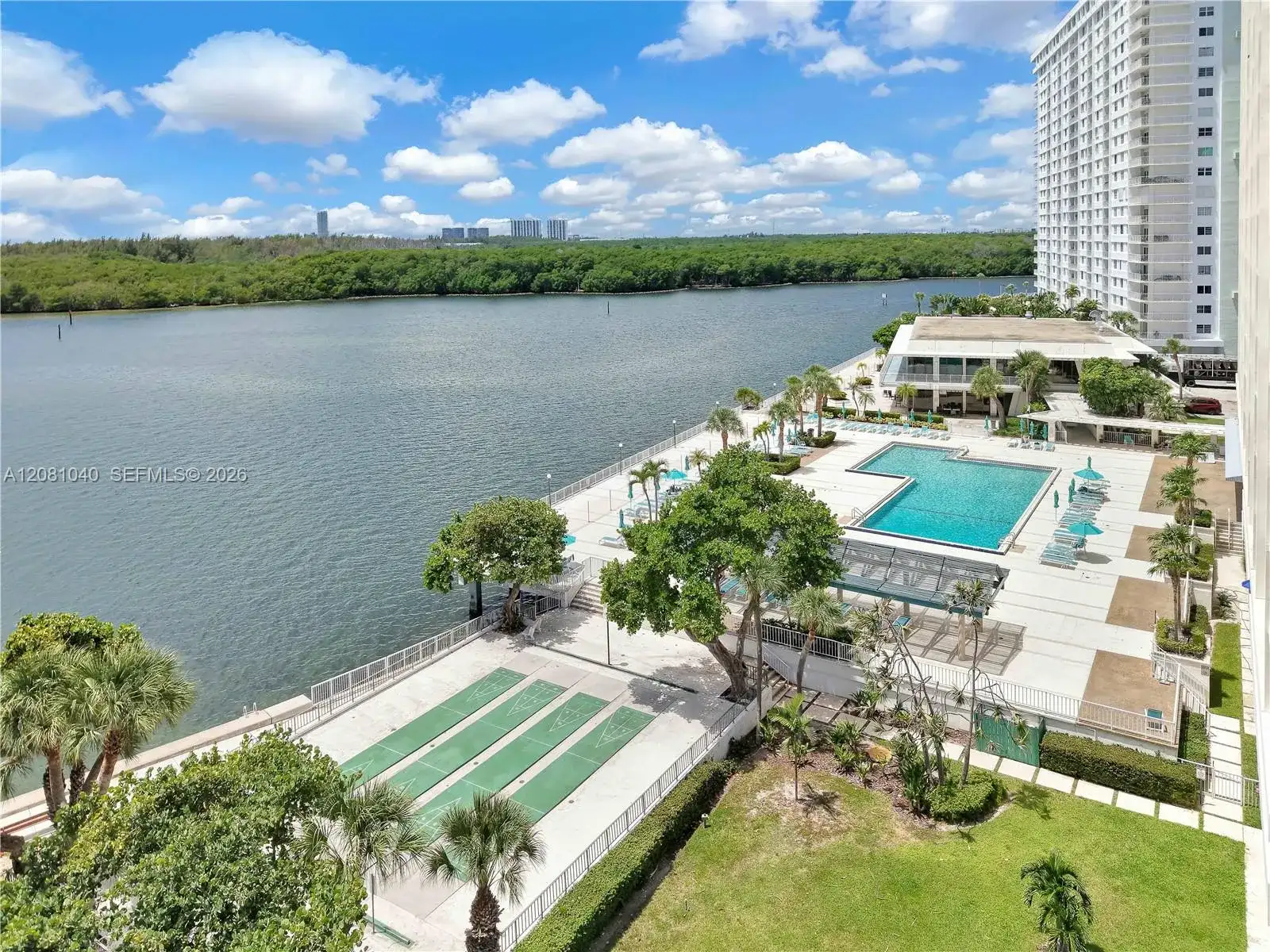 300 Bayview Dr # 211, Sunny Isles Beach FL 33160 photo 3