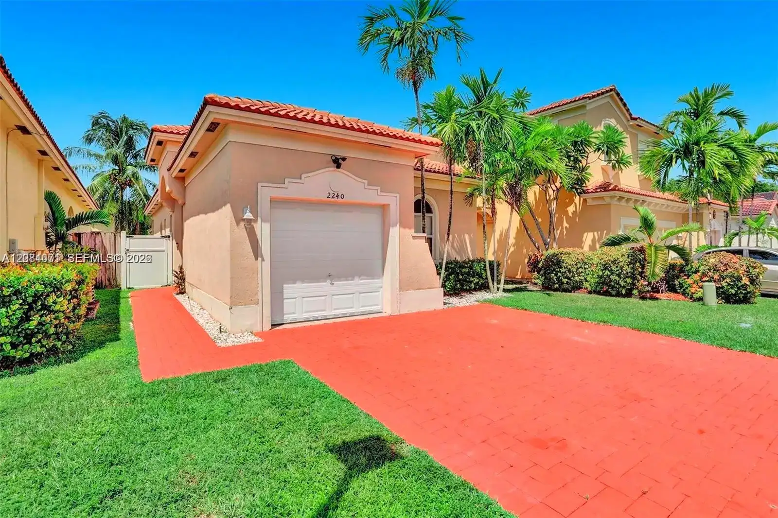 2240 NE 37th Rd, Homestead FL 33033 photo 2