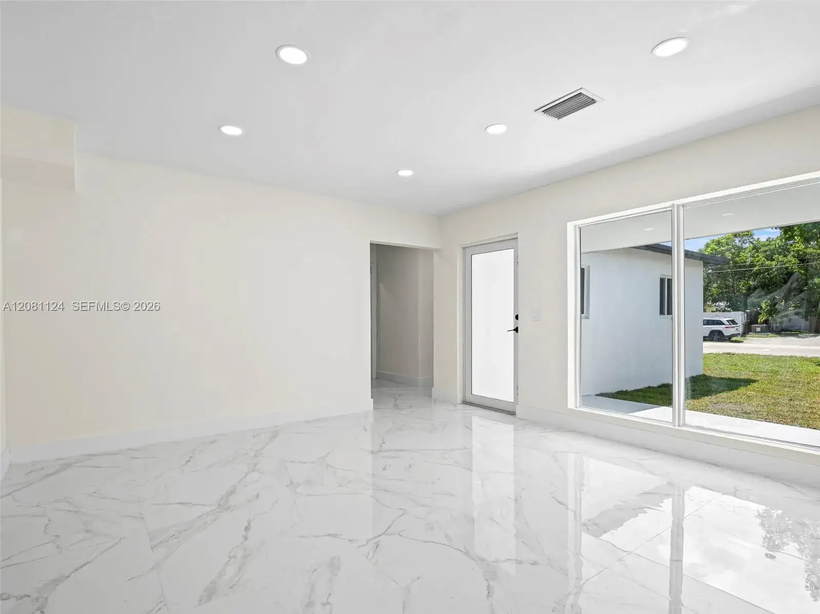 3651 SW 40th Ave, West Park FL 33023 photo 5