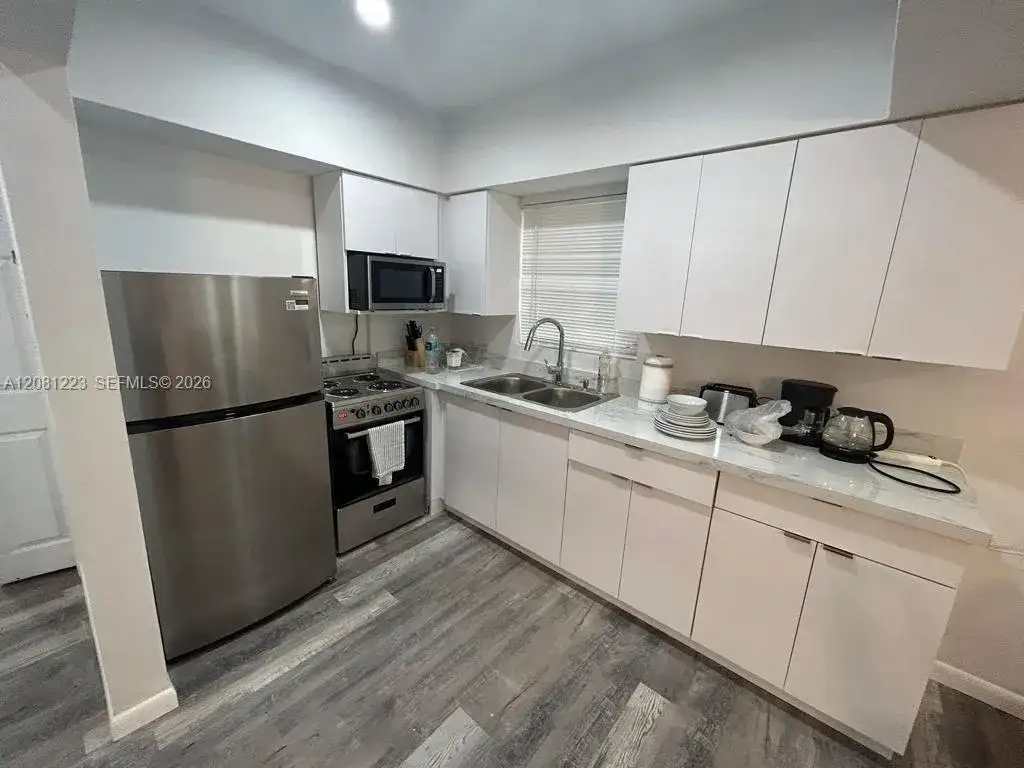 2655 SW 24th Ave # 4, Miami FL 33133 photo 2