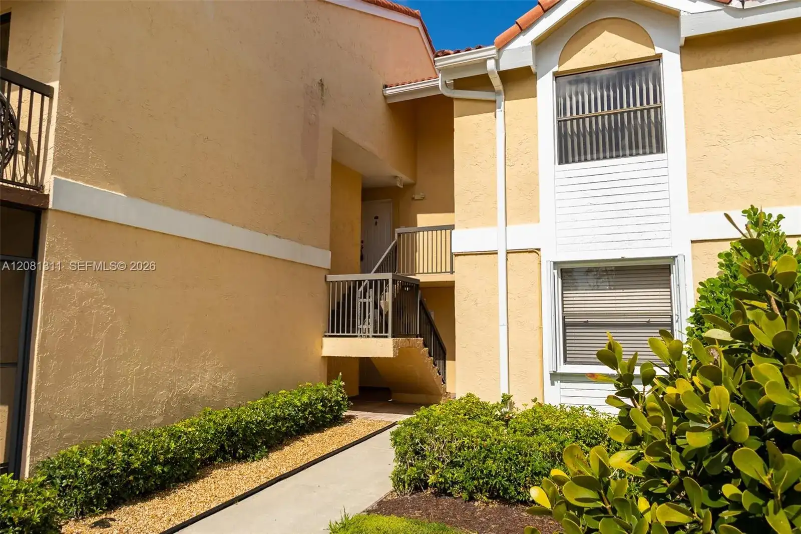 5681 Riverside Dr, Coral Springs FL 33067 photo 2