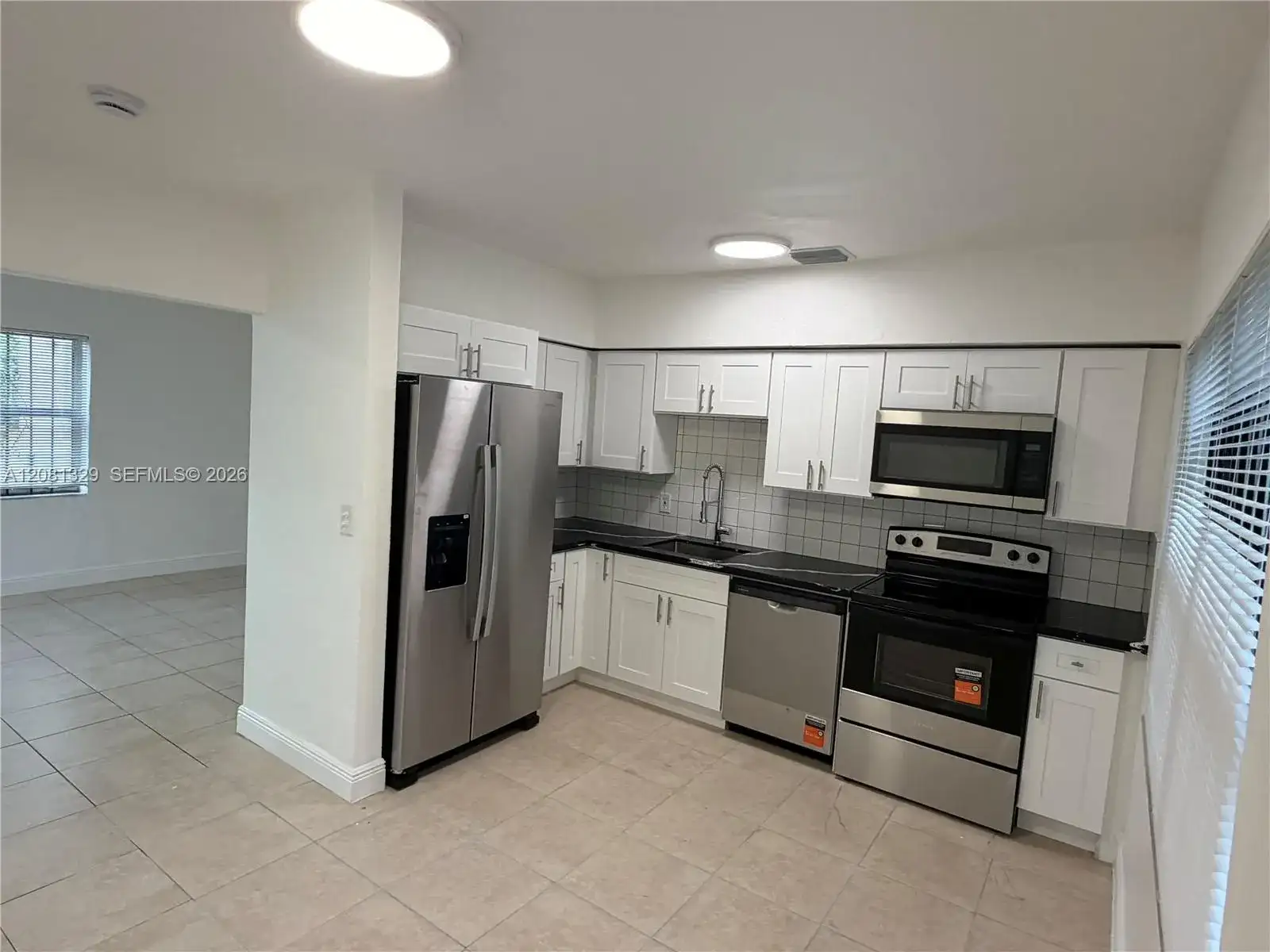 1311 NE 157 ST, North Miami Beach FL 33162 photo 4