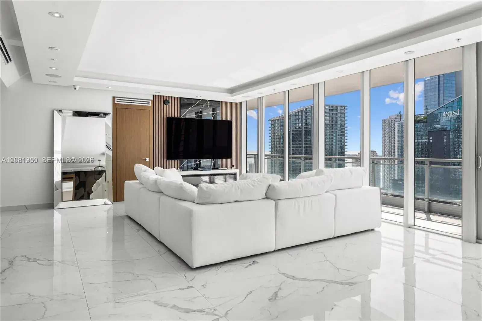 92 SW 3rd St # 04, Miami FL 33130 photo 3