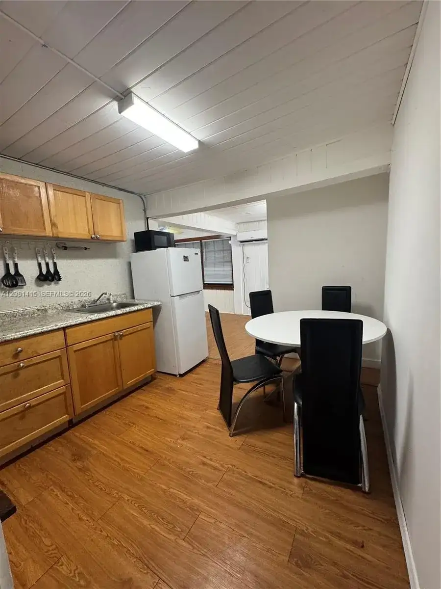 3271 (REAR Studio) NW 15th St, Miami FL 33125 photo 5