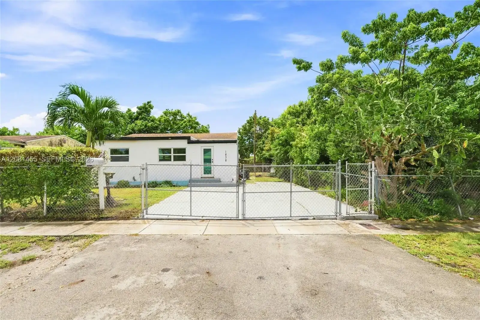 1838 NW 57th St, Miami FL 33142 photo 2