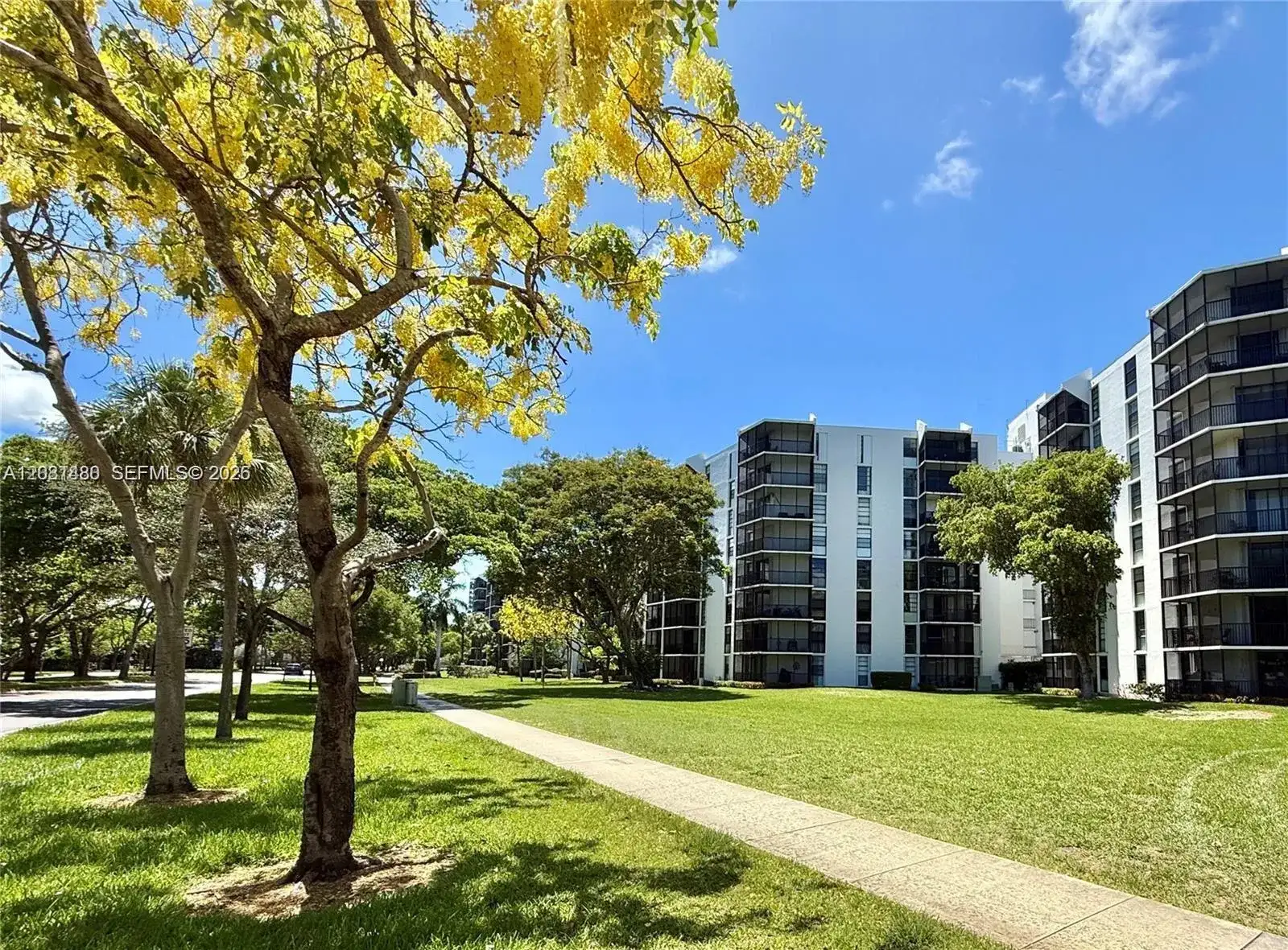 3475 N Country Club Dr # 615, Aventura FL 33180 photo 2