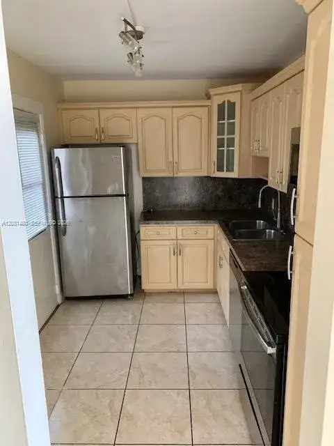 3475 N Country Club Dr # 615, Aventura FL 33180 photo 5