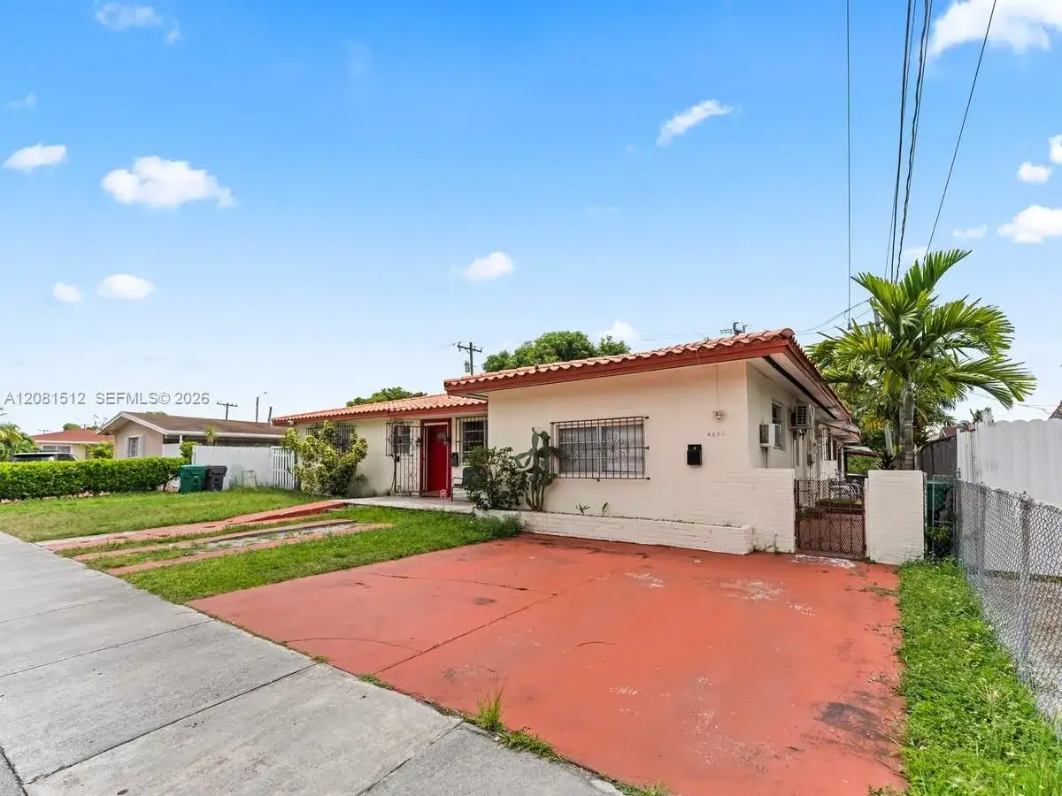 4850 NW 6th St, Miami FL 33126 photo 2