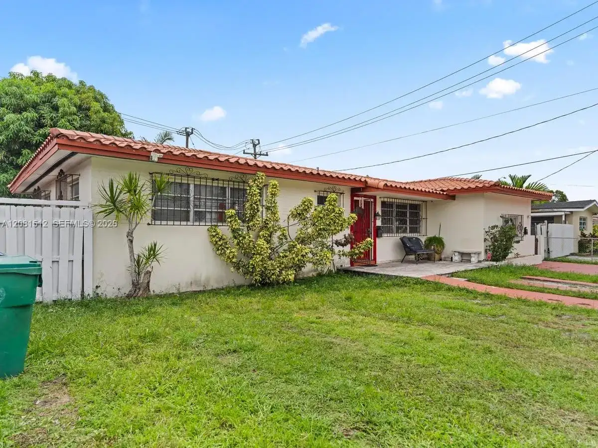 4850 NW 6th St, Miami FL 33126 photo 3