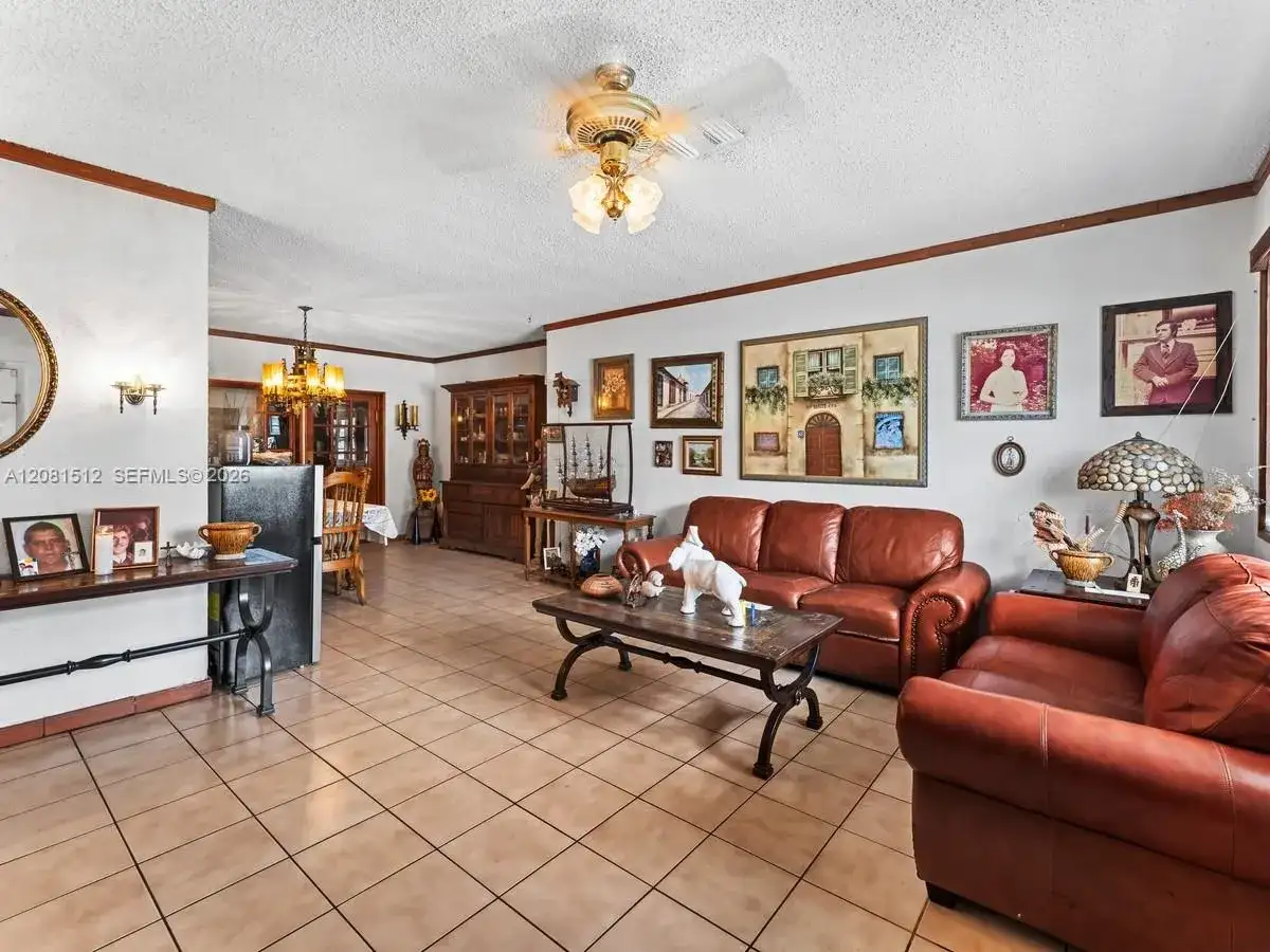 4850 NW 6th St, Miami FL 33126 photo 5