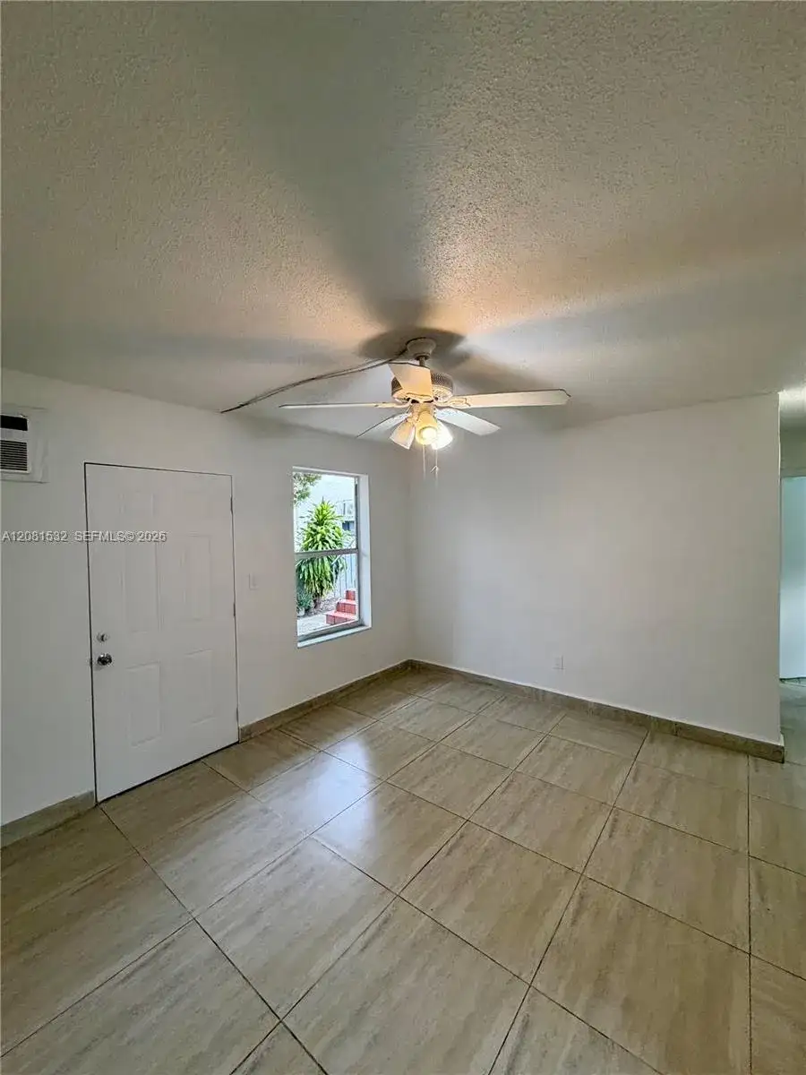 1045 SW 4th St # 2, Miami FL 33130 photo 2