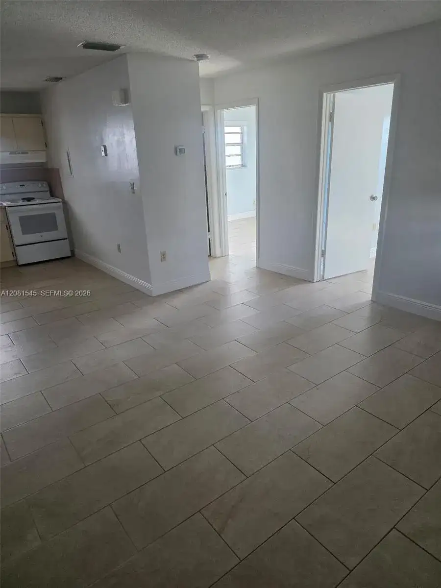 1575 NW 1st St # 3, Miami FL 33125 photo 3