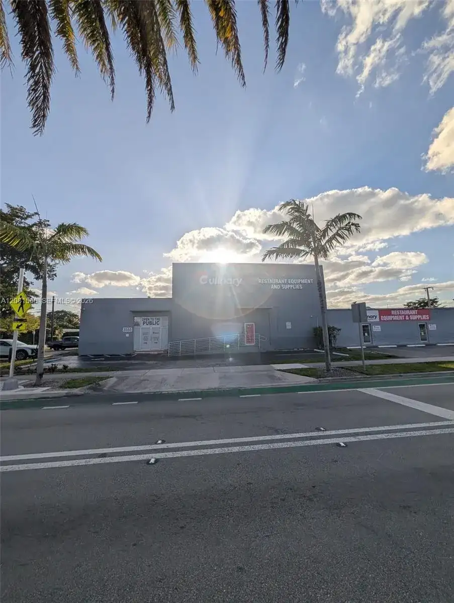 3555 N Andrews Ave, Oakland Park FL 33309 photo 2