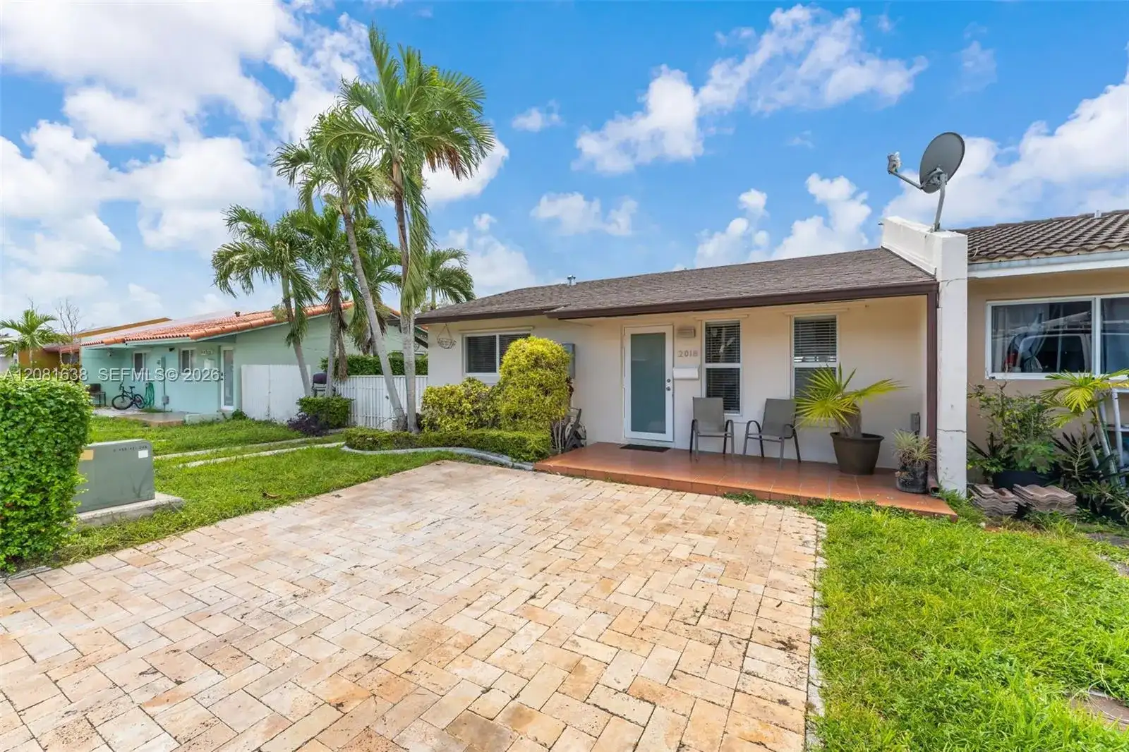 2018 SW 103rd Ct, Miami FL 33165 photo 2