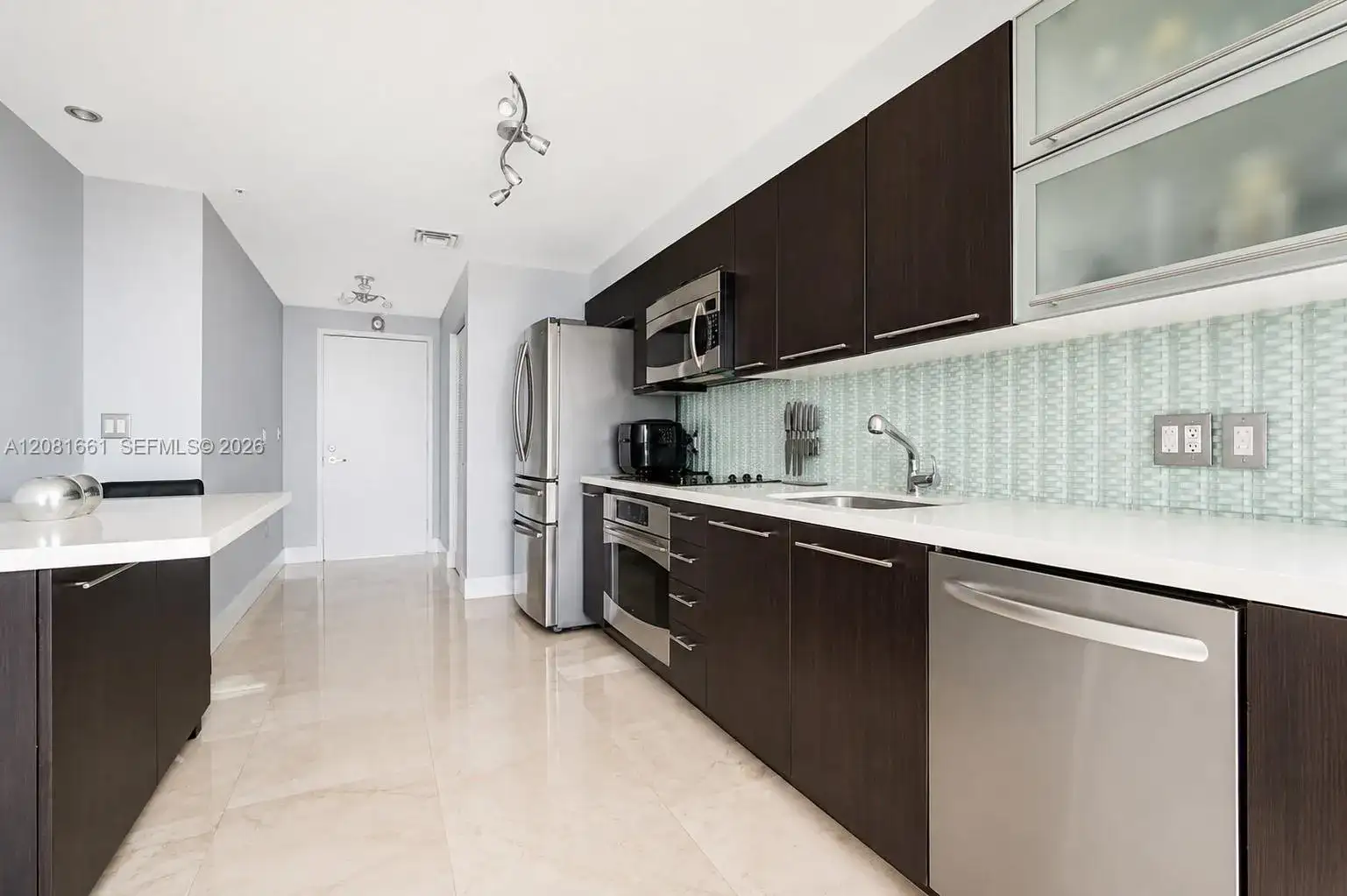 90 SW 3rd St # 3110, Miami FL 33130 photo 2