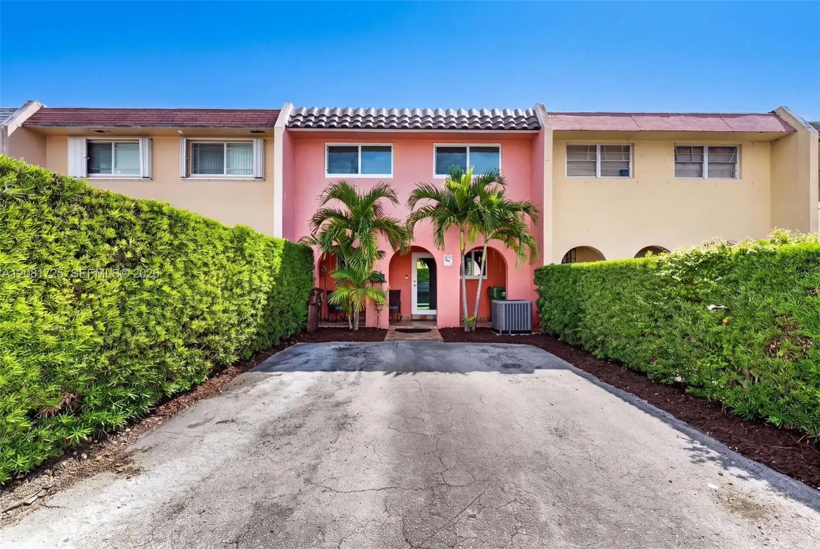 6965 W 2nd Way, Hialeah FL 33014 photo 2