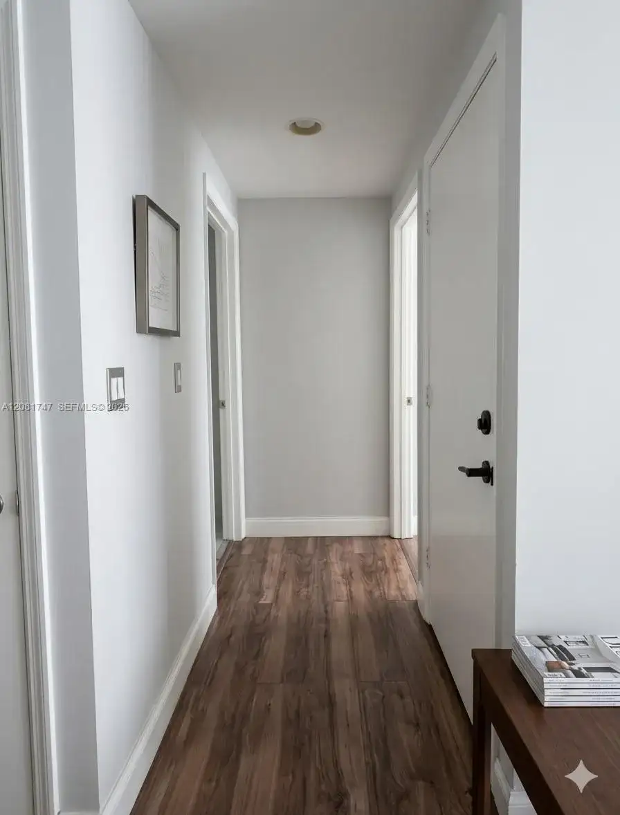 500 Brickell Ave # 2504, Miami FL 33131 photo 4