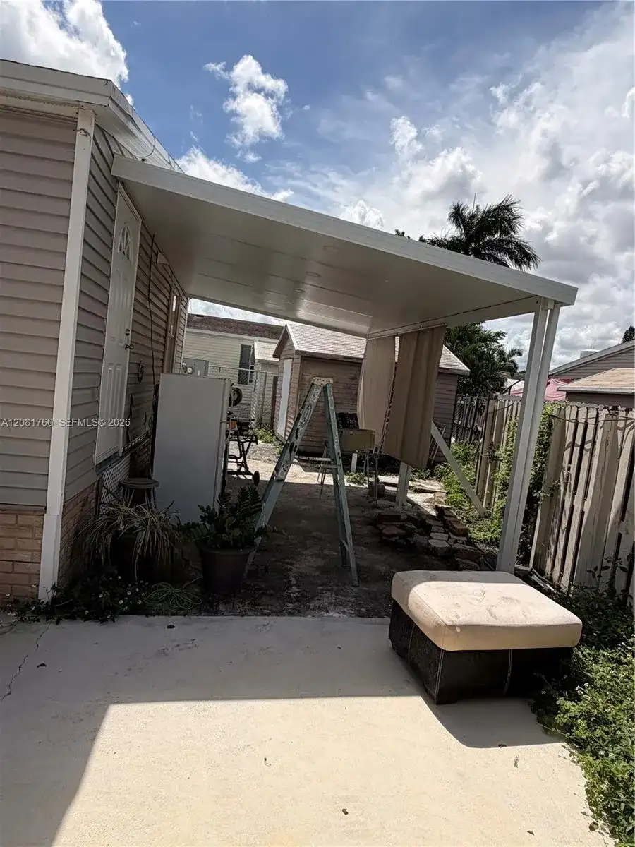 220 NE 12th Ave, Homestead FL 33030 photo 2