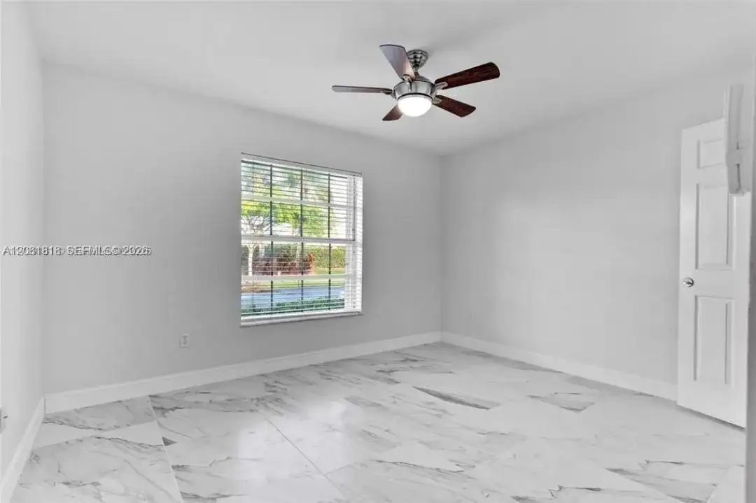 710 SE 22nd Ln, Homestead FL 33033 photo 4