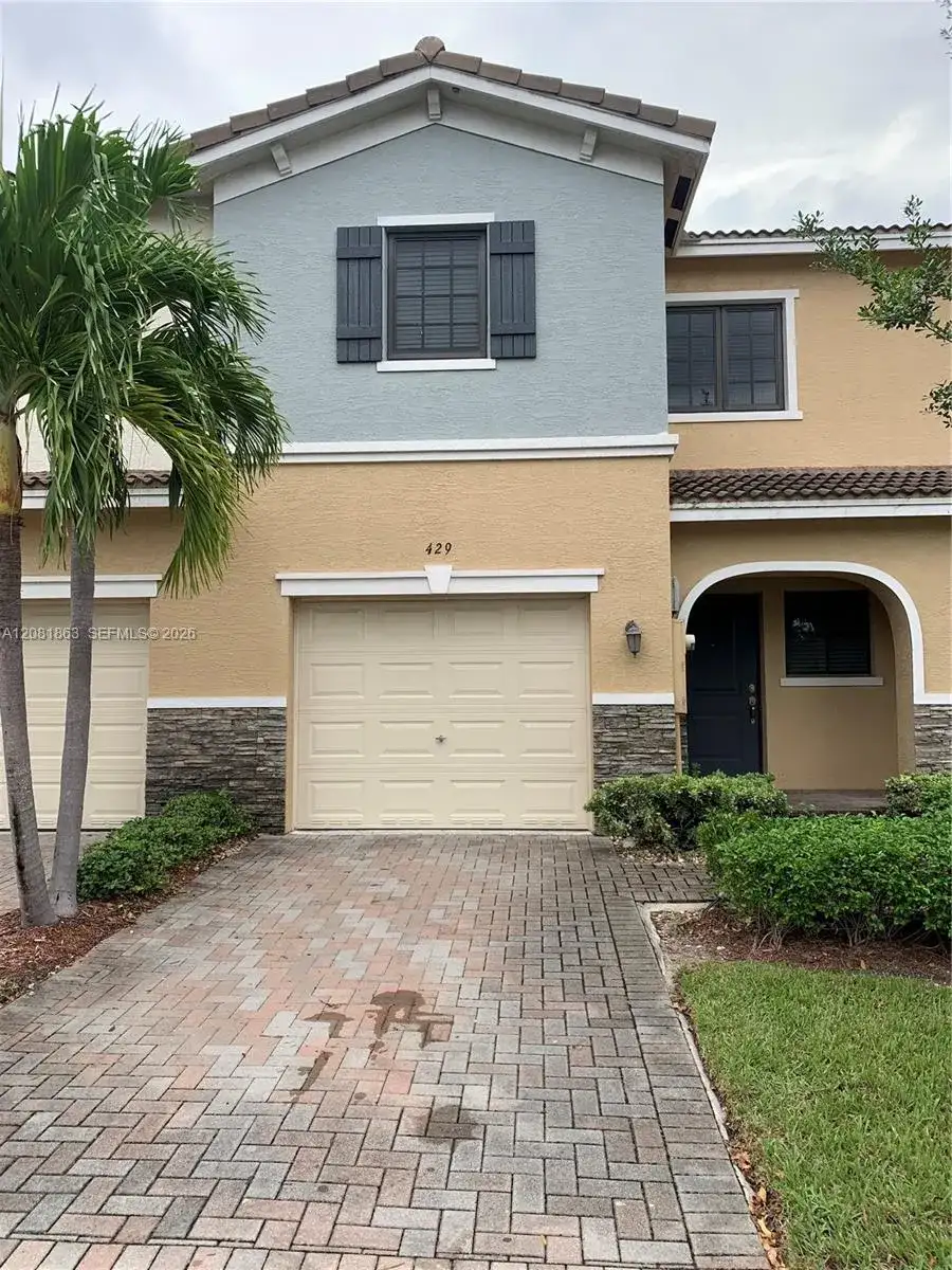 429 NE 194th Ter # 429, Miami FL 33179 photo 2