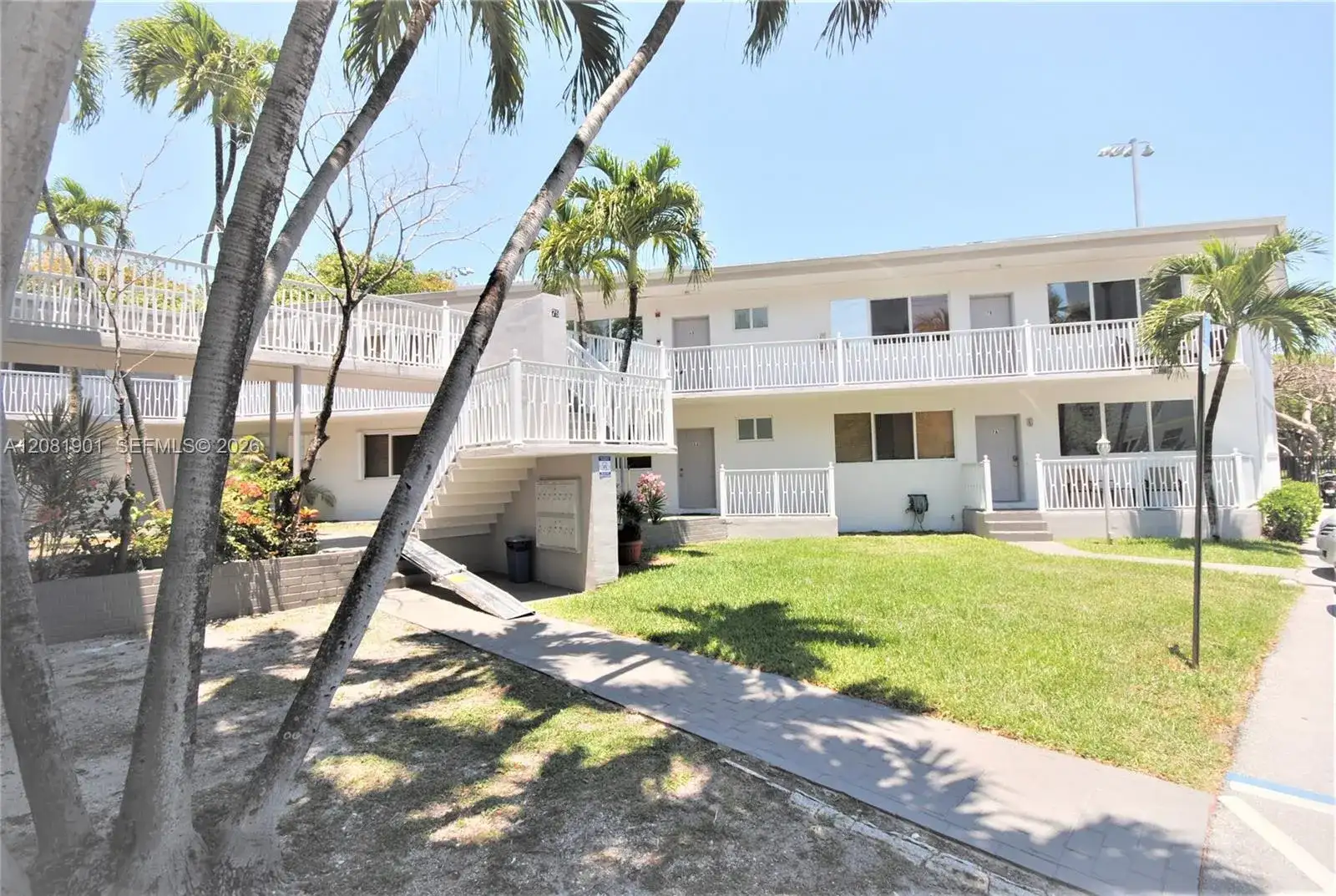 75 S Shore Dr # 4B, Miami Beach FL 33141 photo 2