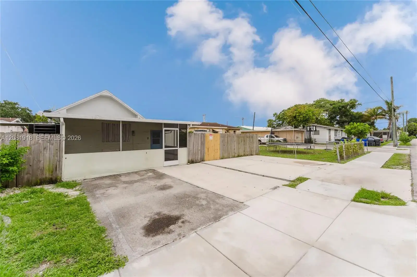 5737 Grant St, Hollywood FL 33021 photo 2