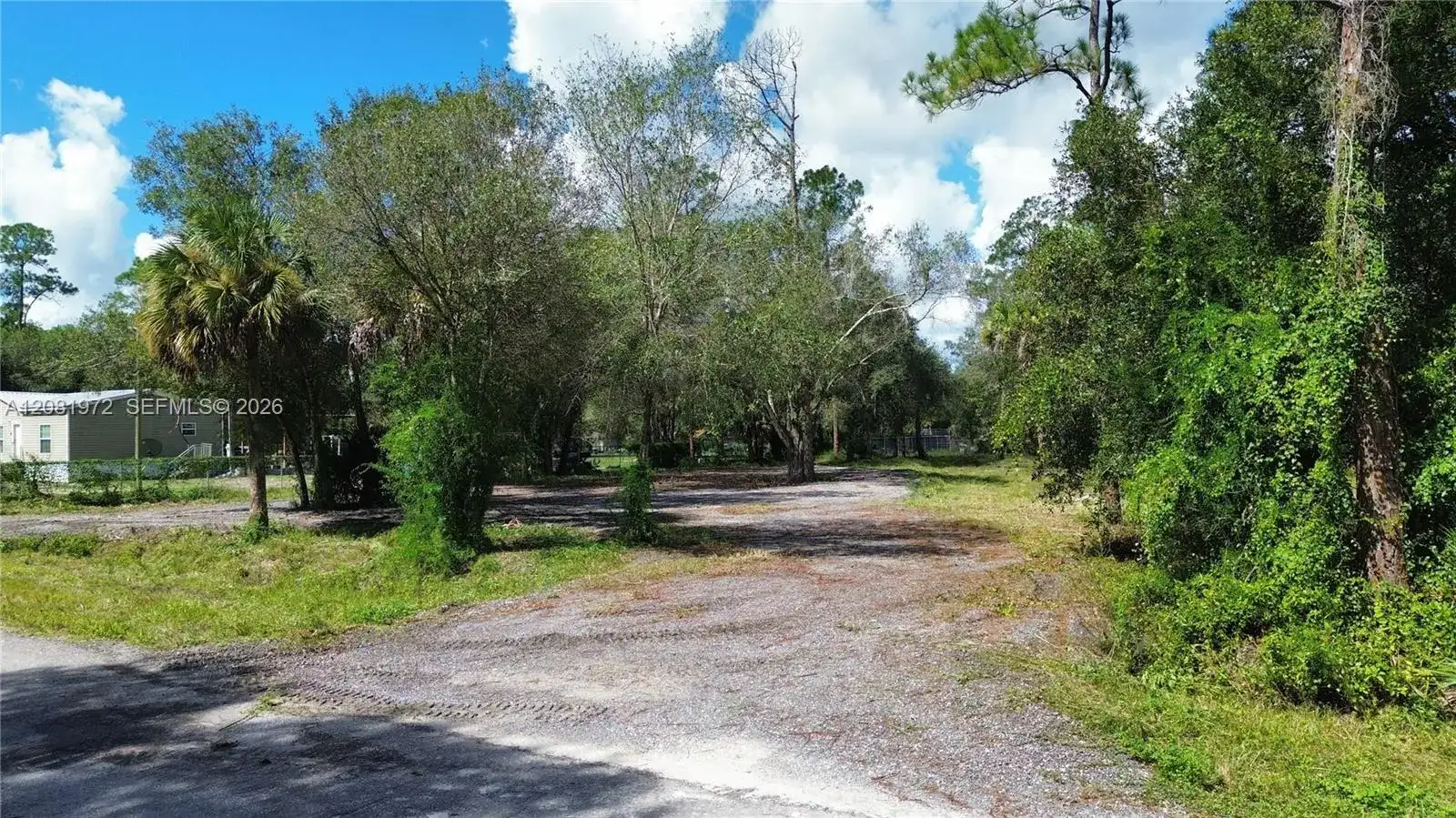 450 S Isora St, Clewiston FL 33440 photo 2