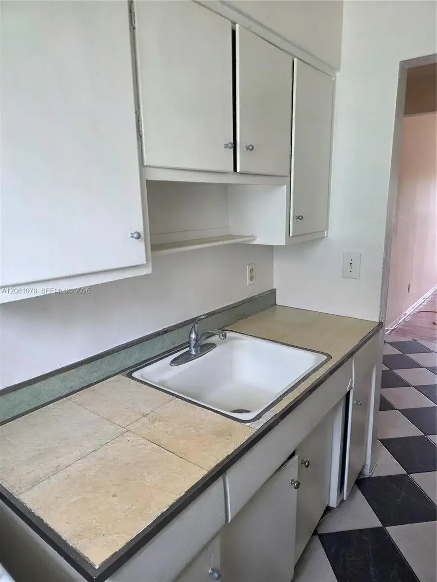 635 8th St # 202, Miami Beach FL 33139 photo 5