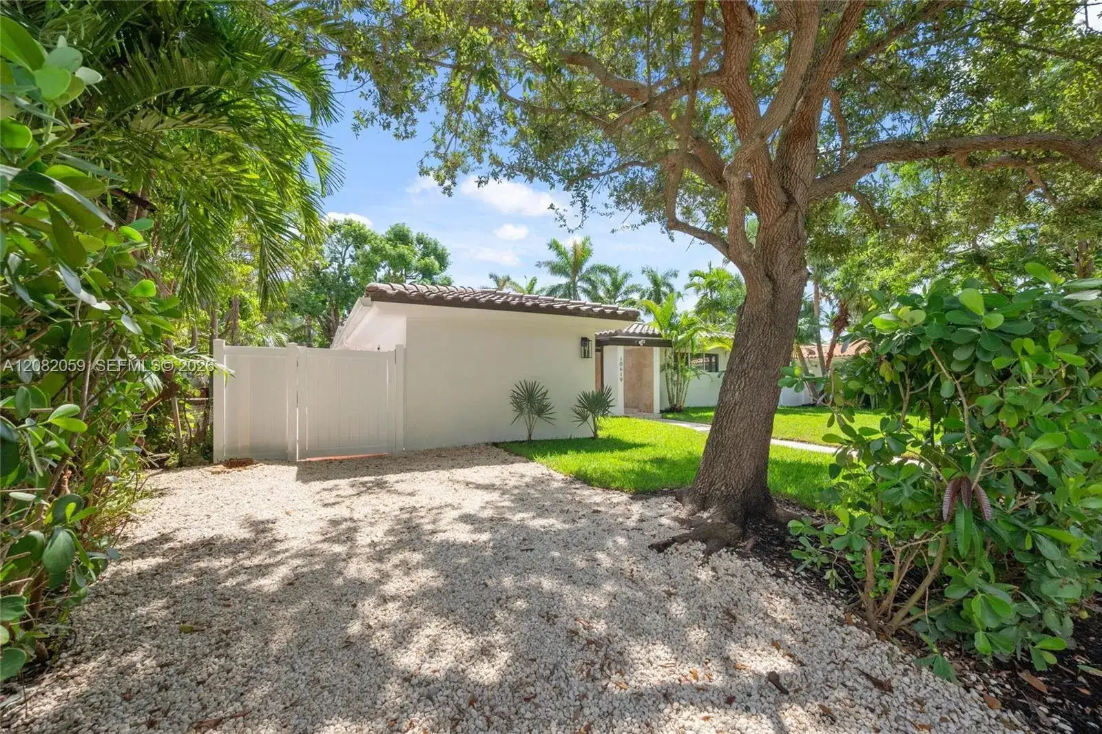 10619 NE 10th Pl, Miami Shores FL 33138 photo 3