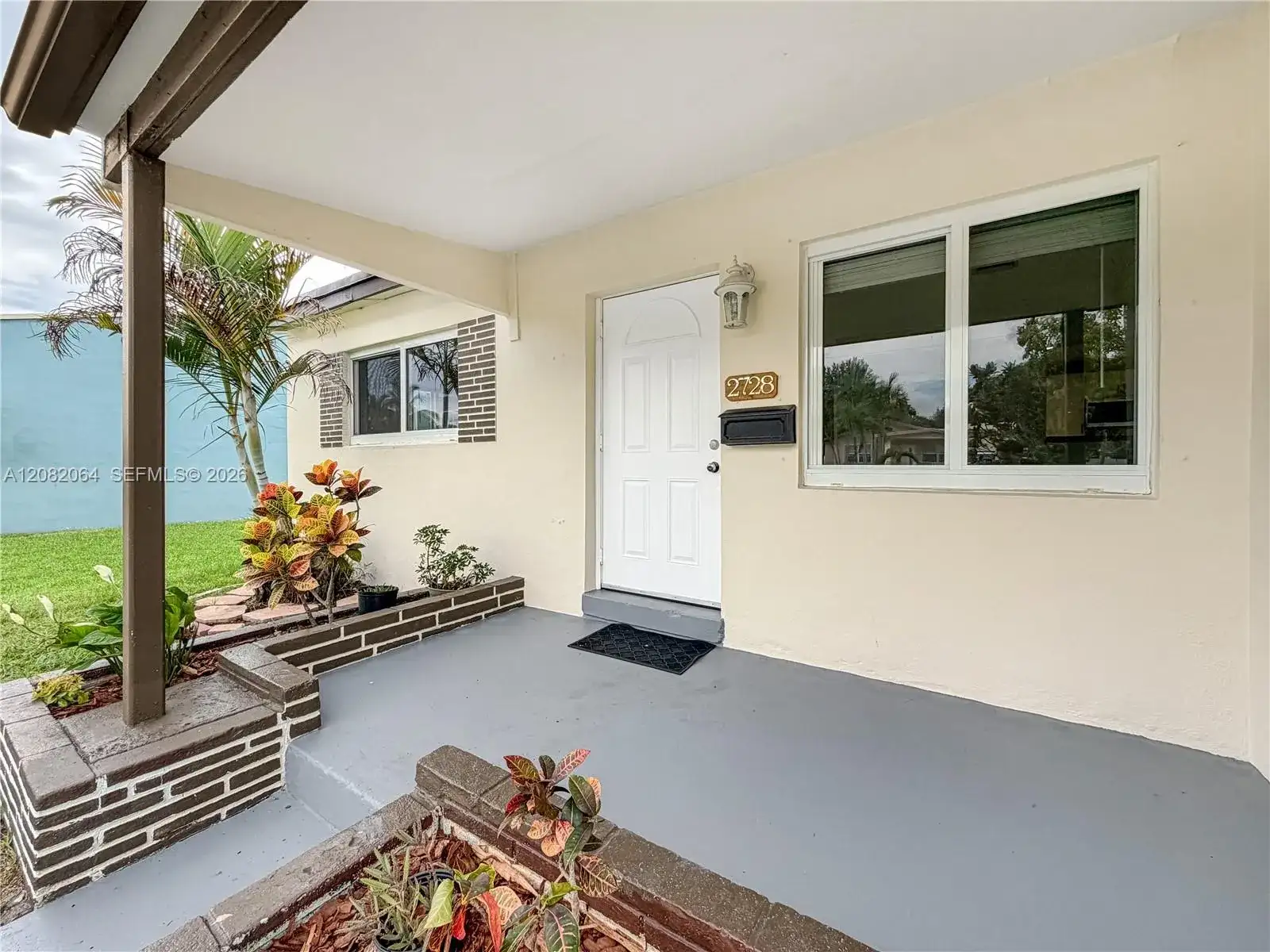 2728 Dewey St, Hollywood FL 33020 photo 3