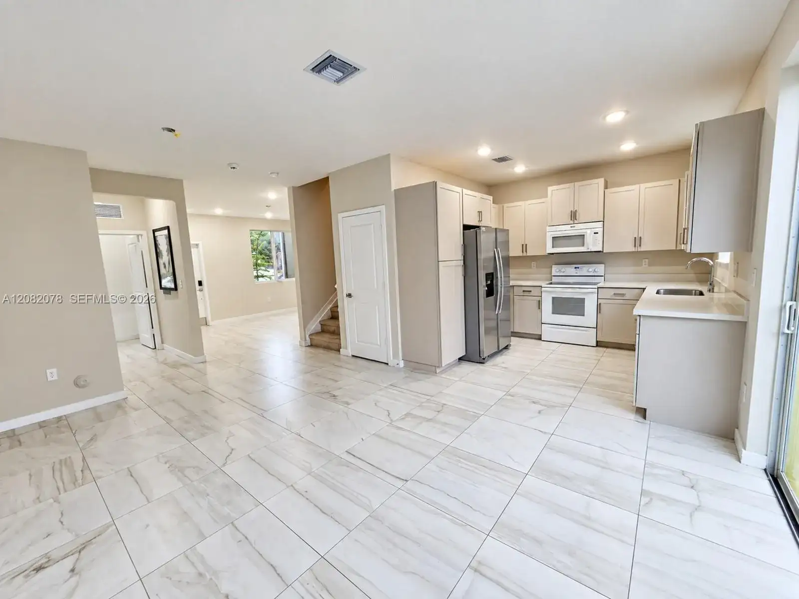 2419 SE 11th St, Homestead FL 33035 photo 4