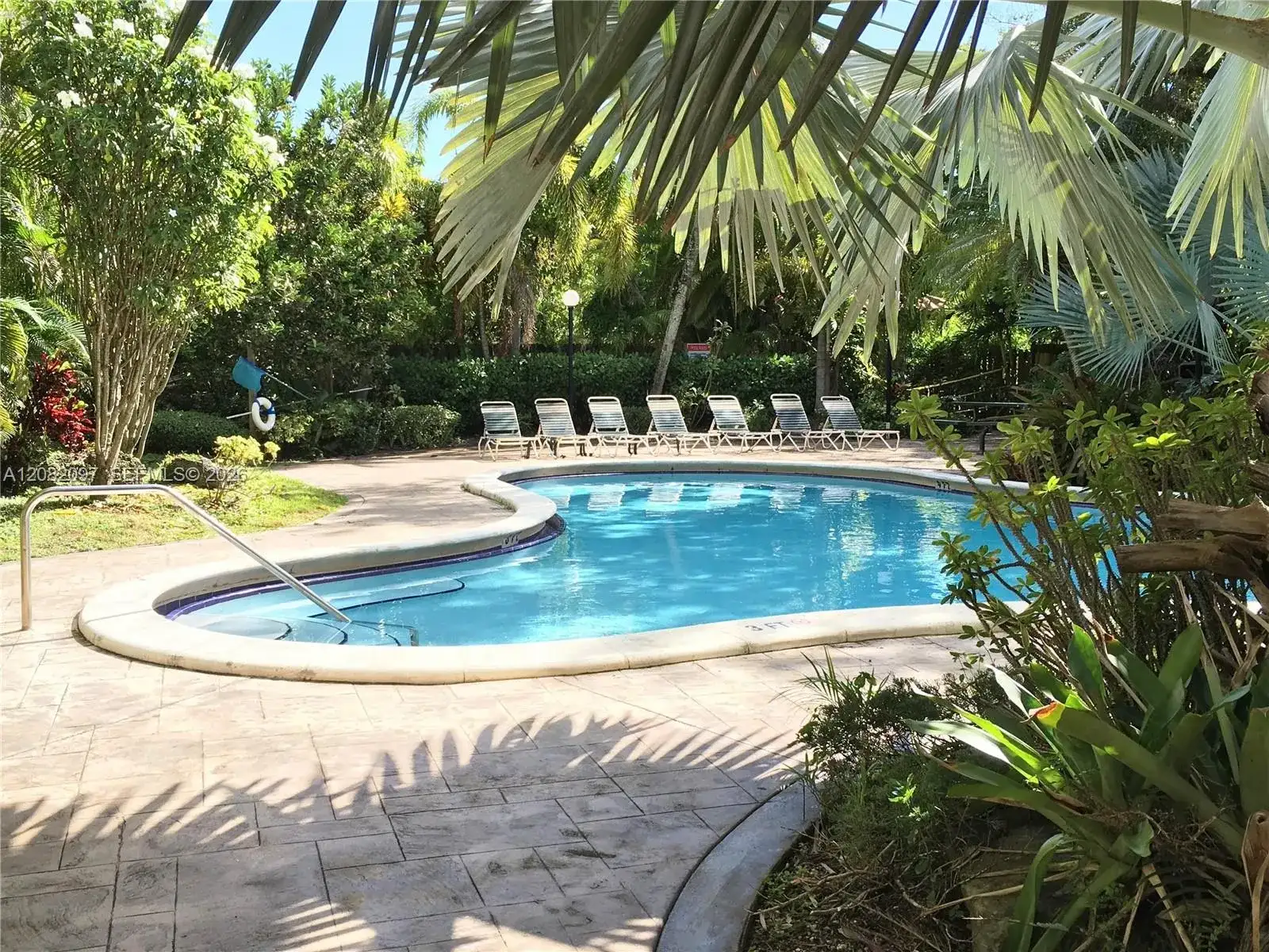 6904 N Kendall Dr # F405, Pinecrest FL 33156 photo 2