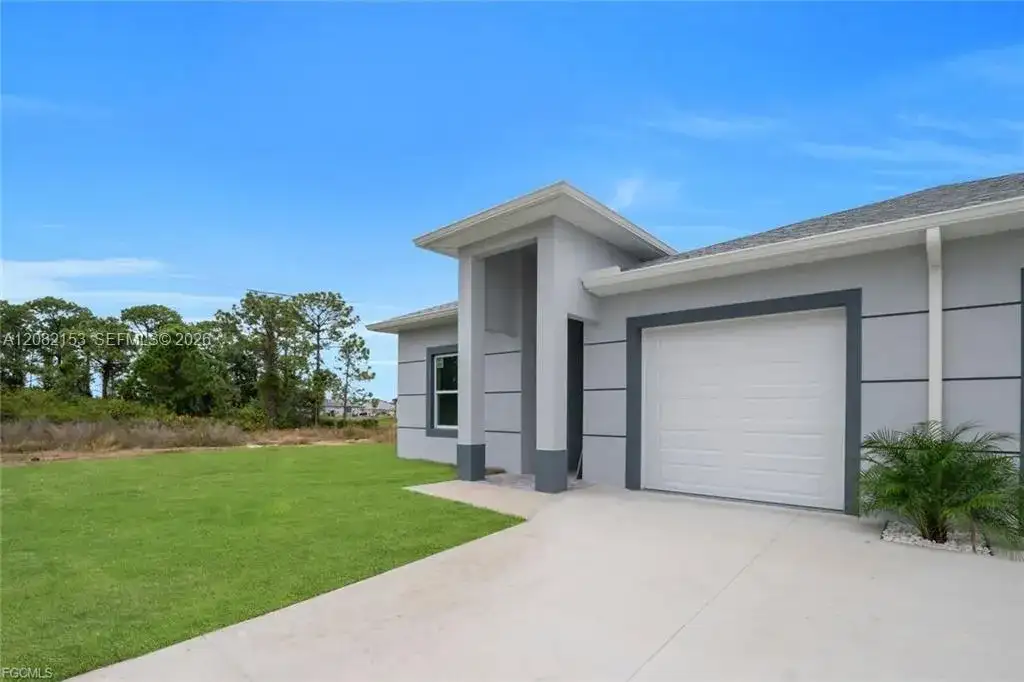 4648/4650 Leonard Blvd S, Lehigh Acres FL 33973 photo 3