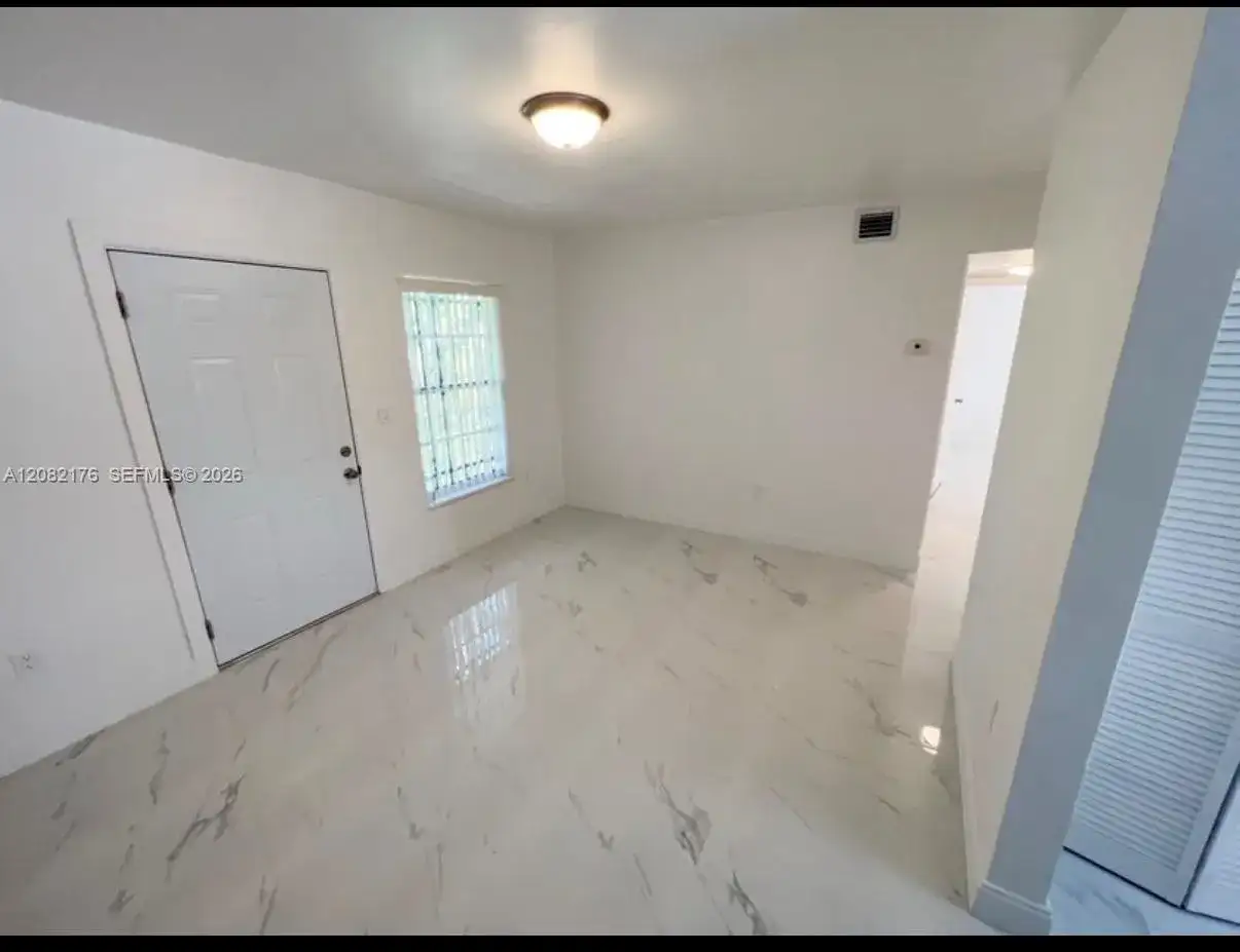 752 NW 4th St # 5, Miami FL 33128 photo 3