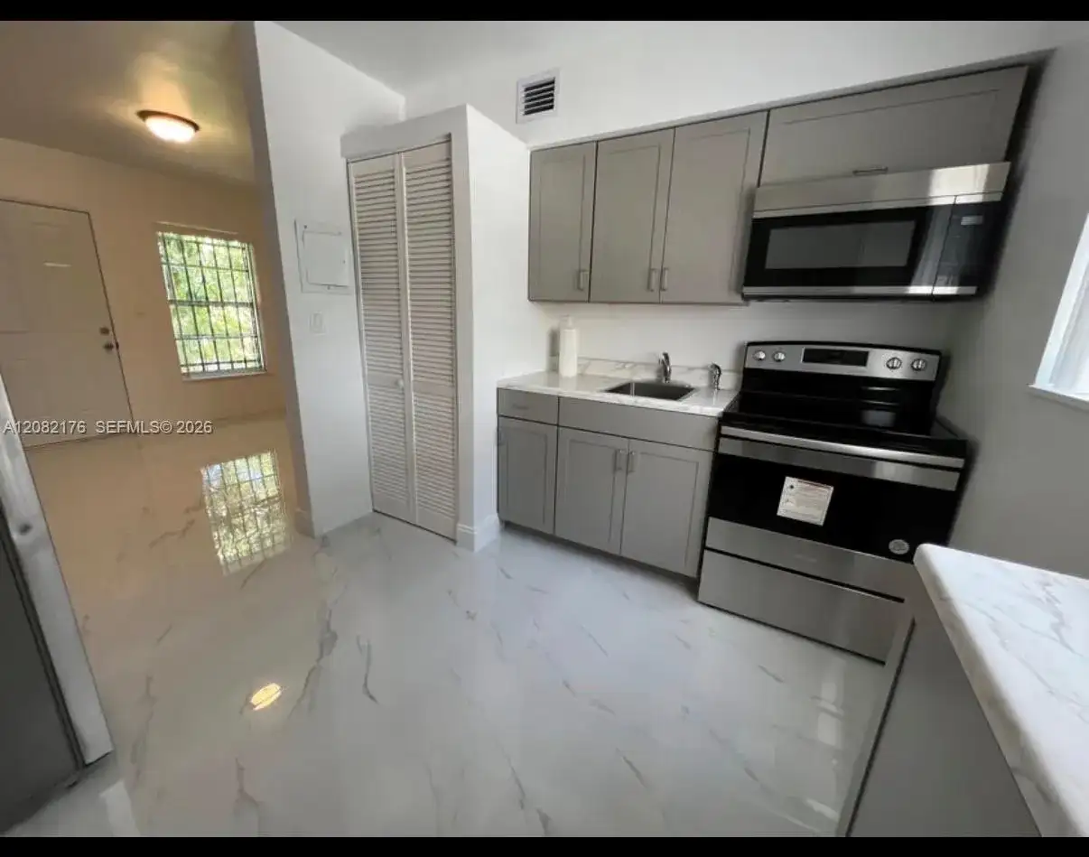 752 NW 4th St # 5, Miami FL 33128 photo 5