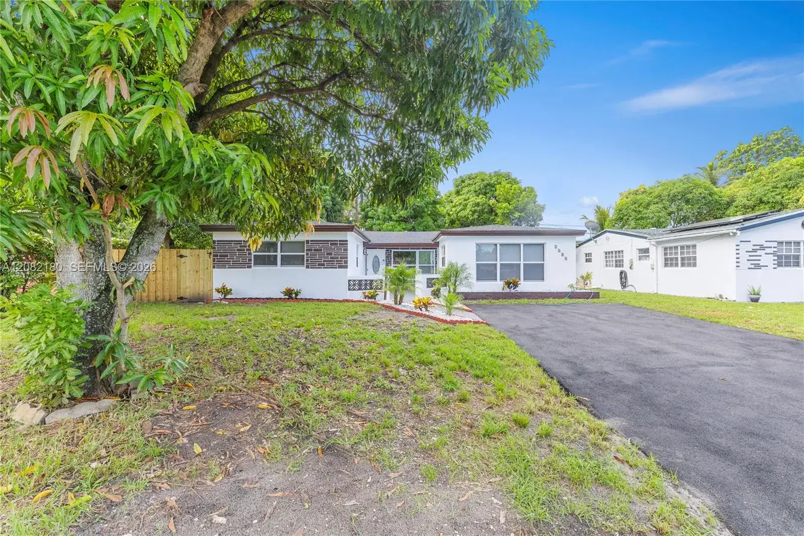 7320 Shalimar St, Miramar FL 33023 photo 2