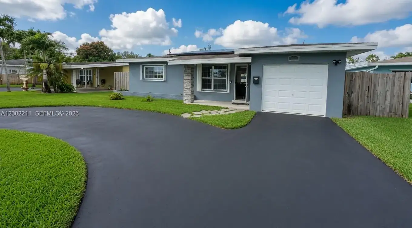 934 N 32nd Ave, Hollywood FL 33021 photo 2