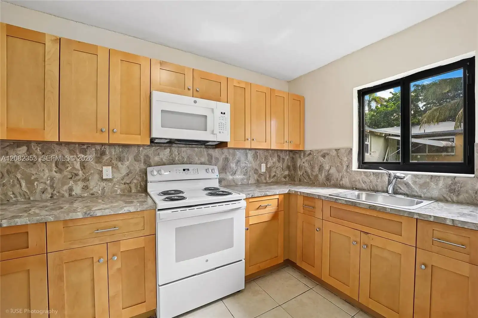 3471/3473 Plaza St, Miami FL 33133 photo 4