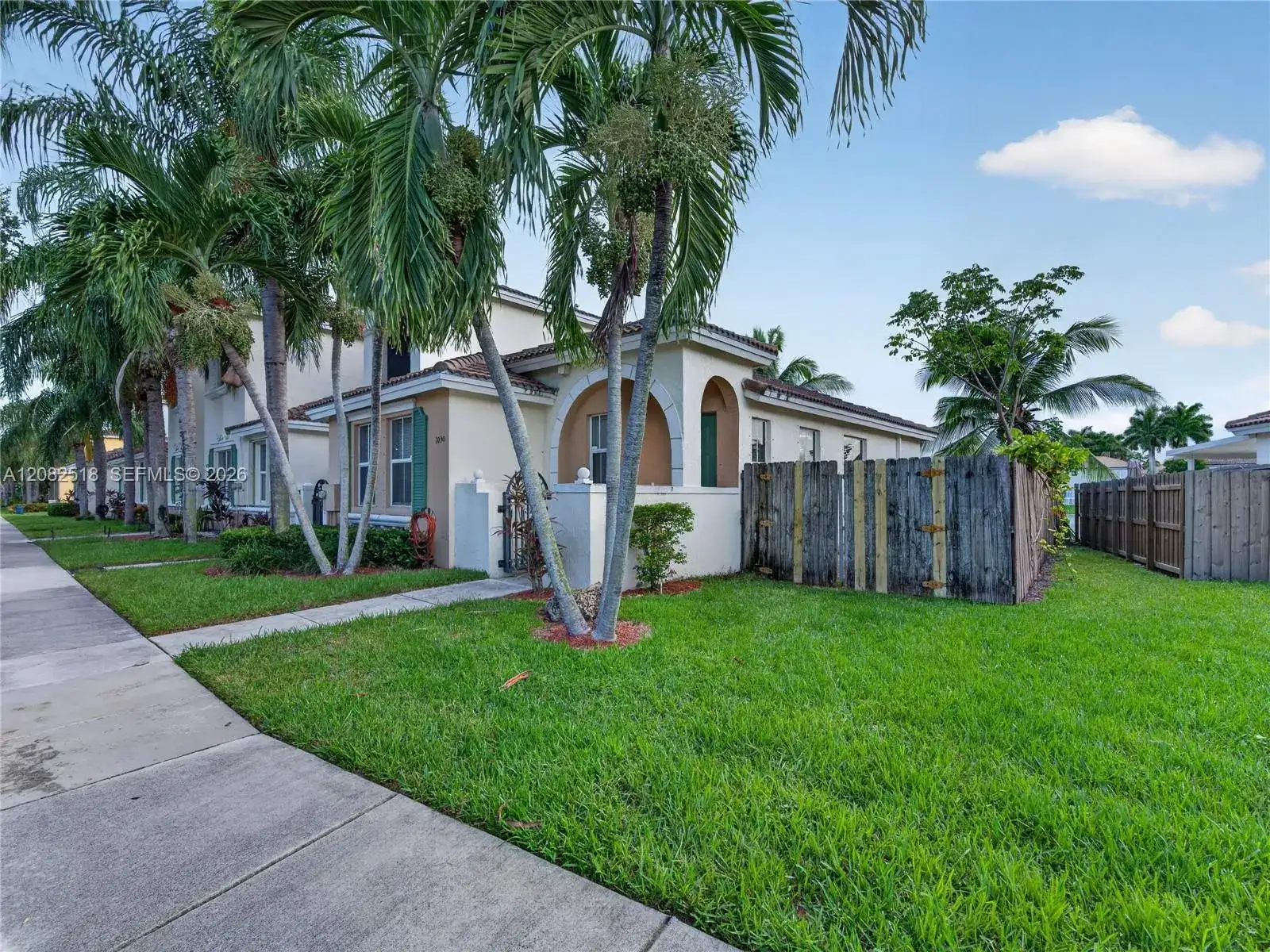 1030 NE 42nd Ter, Homestead FL 33033 photo 2