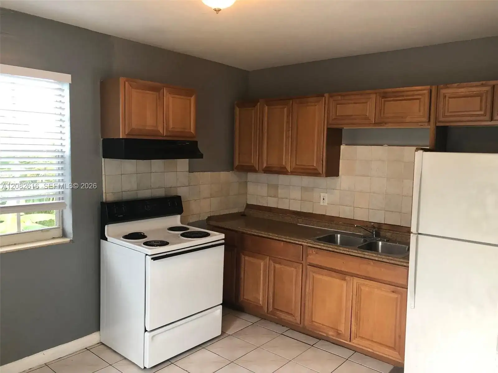 725 SW 8th Ave # A, Hallandale Beach FL 33009 photo 2