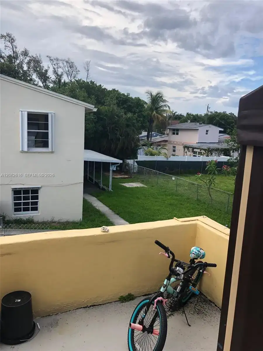 725 SW 8th Ave # A, Hallandale Beach FL 33009 photo 5