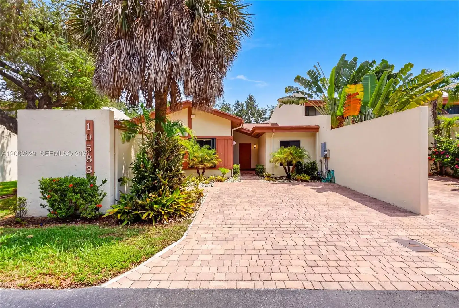 10583 SW 77th Ter, Miami FL 33173 photo 2