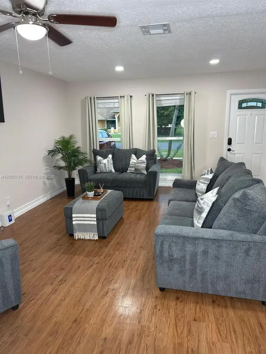 177 Dove Cir, Royal Palm Beach FL 33411 photo 3