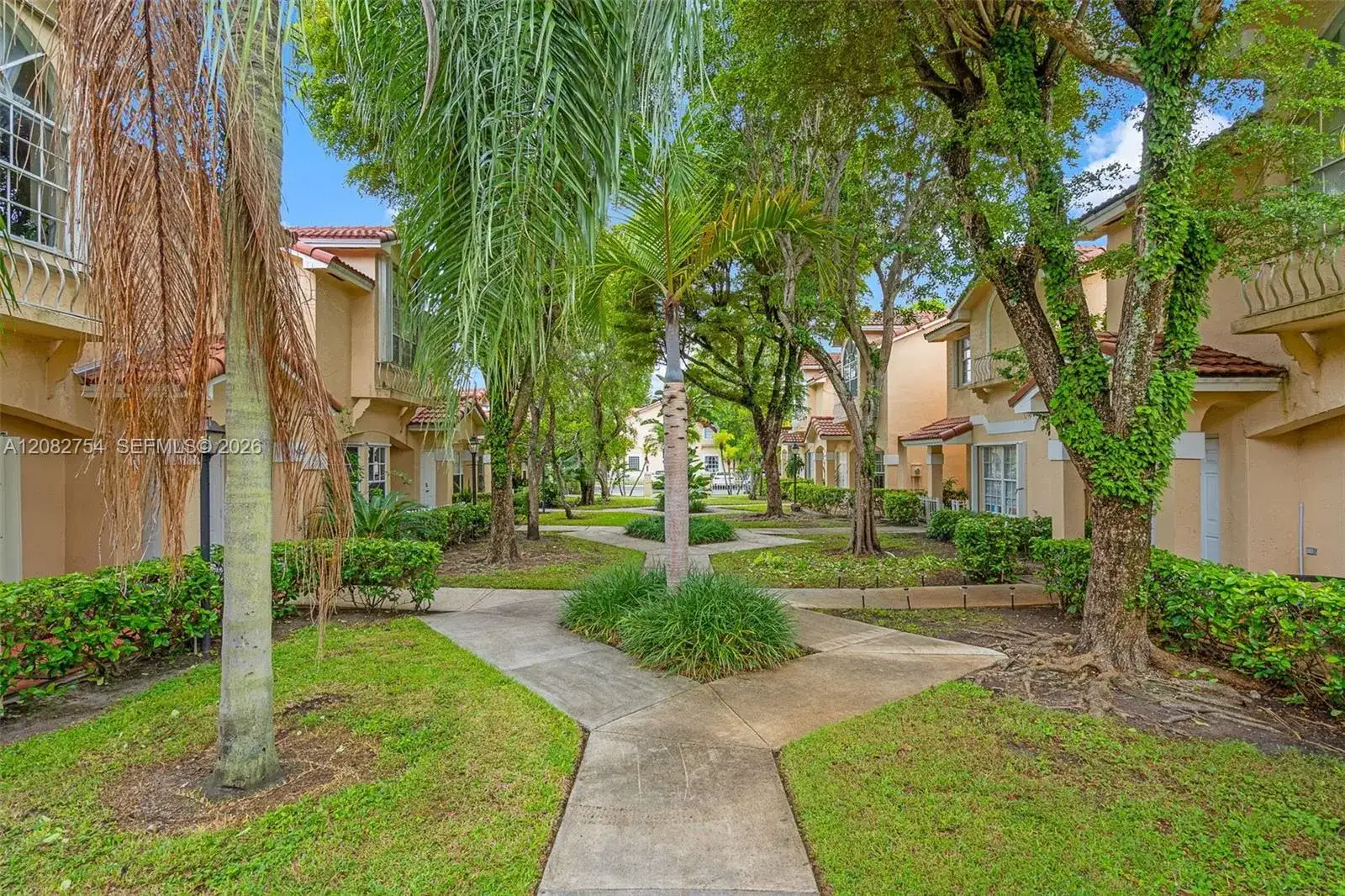15261 SW 111th St, Miami FL 33196 photo 2